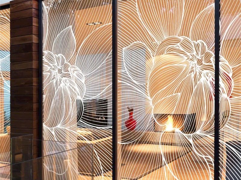 Kính Nghệ Thuật và Họa Tiết 3D