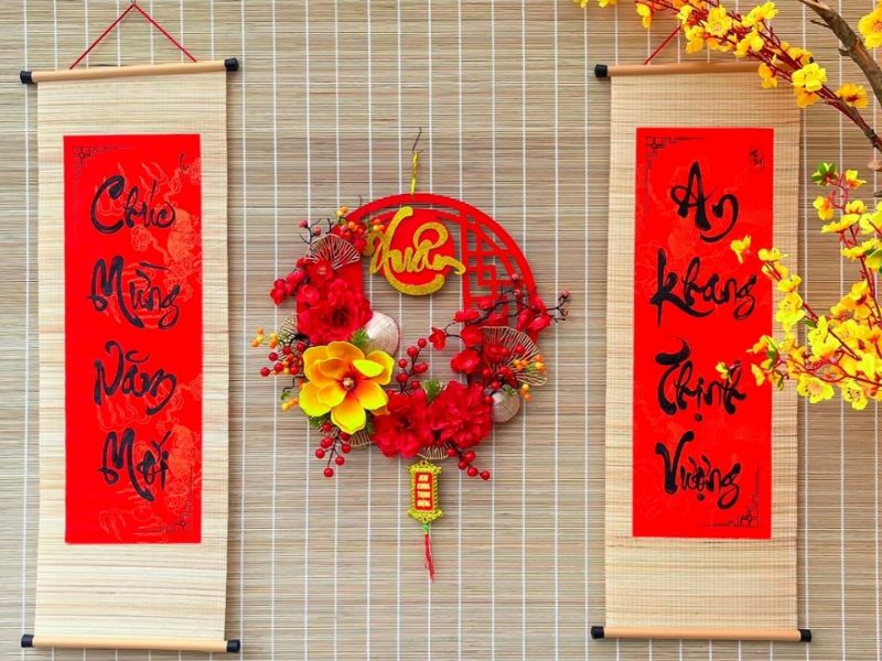 Trang Trí Cửa Ra Vào Bằng Câu Đối, Đèn Lồng