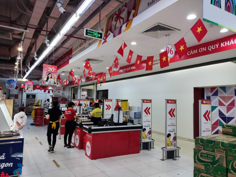 Trang trí bằng những dây cờ