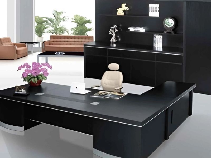 Trang Trí Bàn Làm Việc Giám Đốc